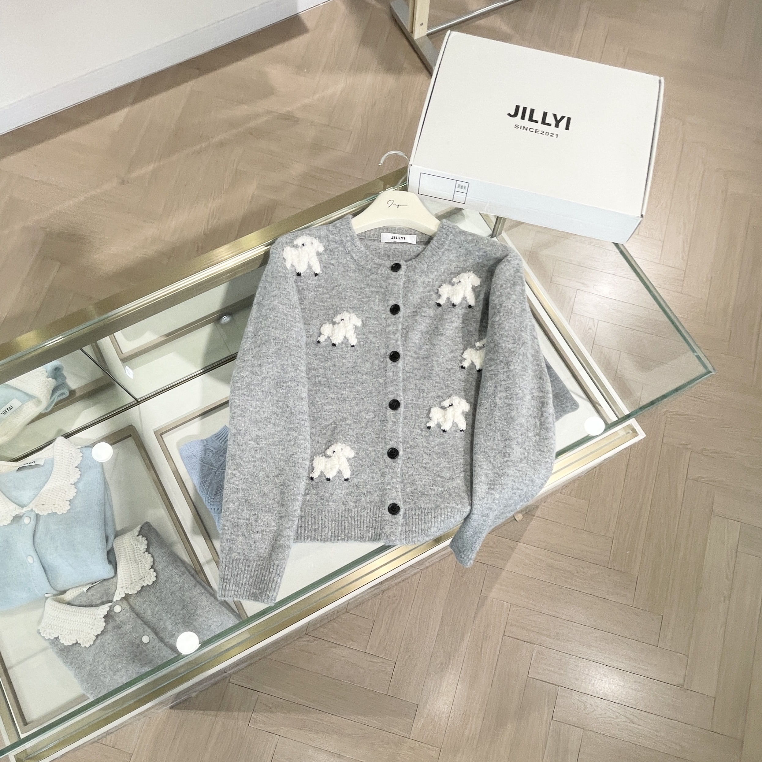 JILLYI【奶油小羊】灰色圆领可爱狗狗刺绣少女风百搭针织开衫