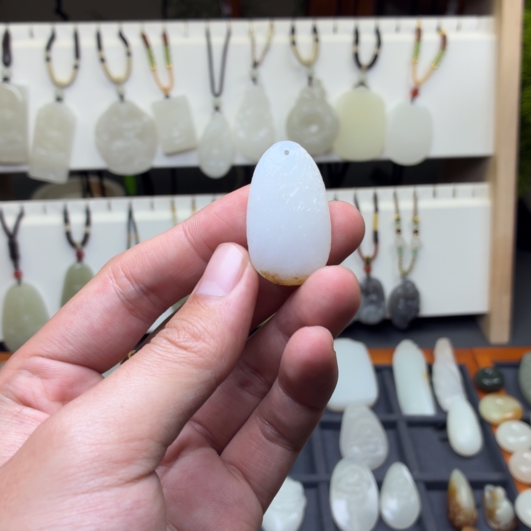 和田玉未镶嵌颈饰