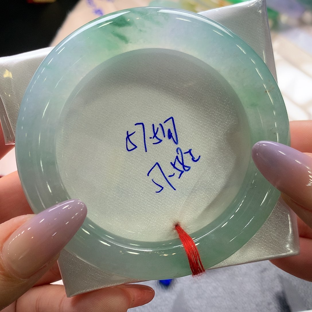 翡翠未镶嵌手镯57.5圆