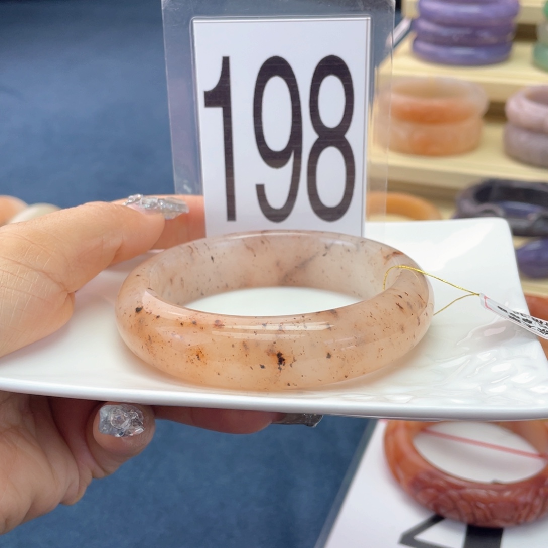 石英质玉未镶嵌手镯62.6圈