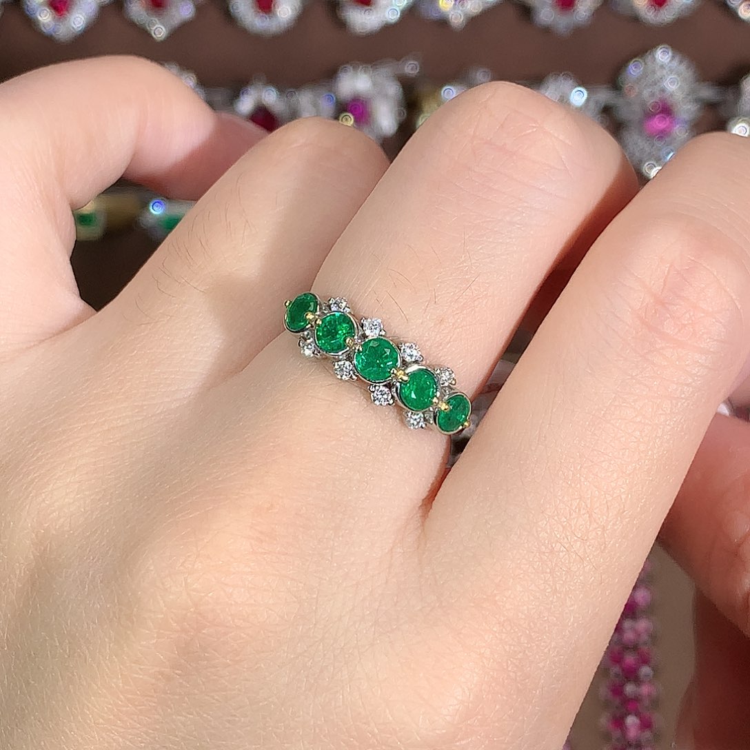  戒指18K金镶嵌祖母绿0.81ct/天然宝石/七天无理由