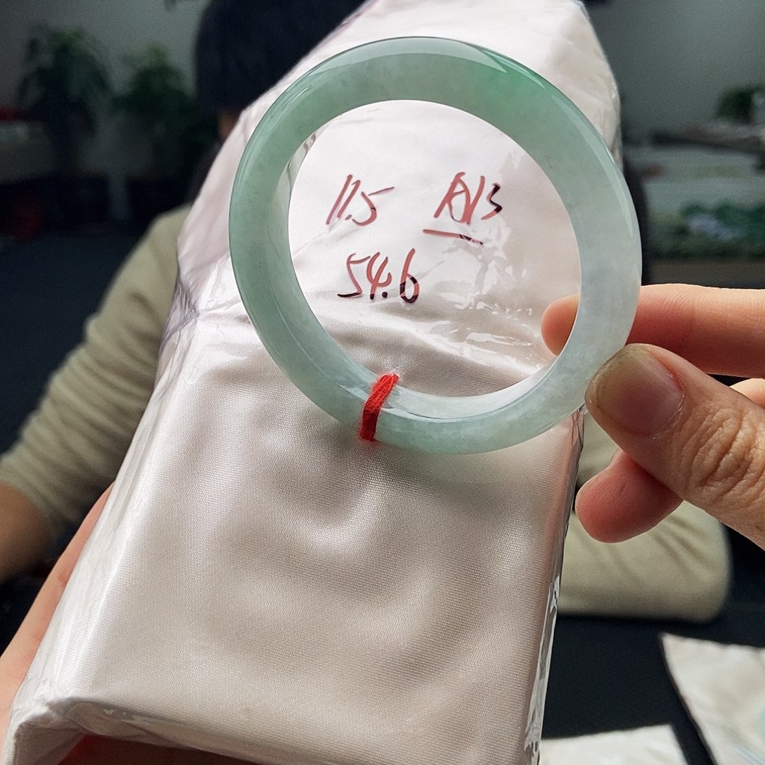 翡翠未镶嵌手镯拍一发一