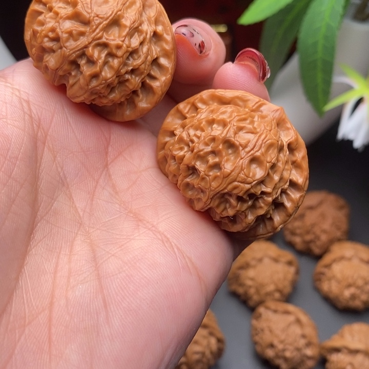 文玩核桃把件宫灯