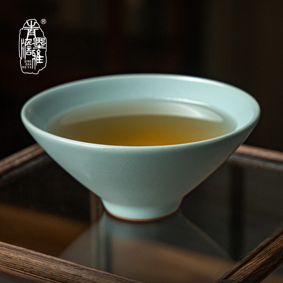青澹墨雅天青斗笠杯手工主人杯景德镇高端青瓷开片可养天青色中式
