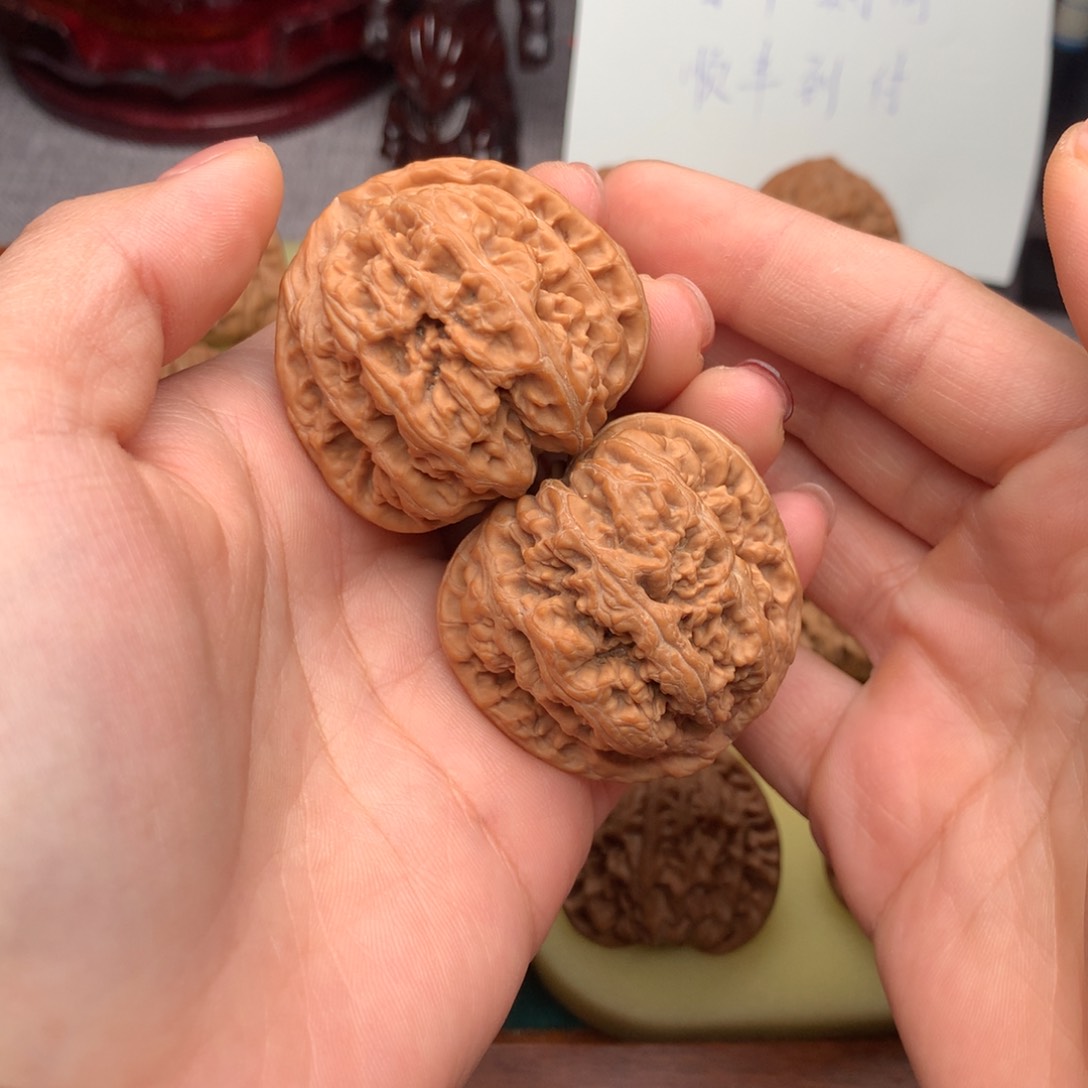 文玩核桃把件起*核桃