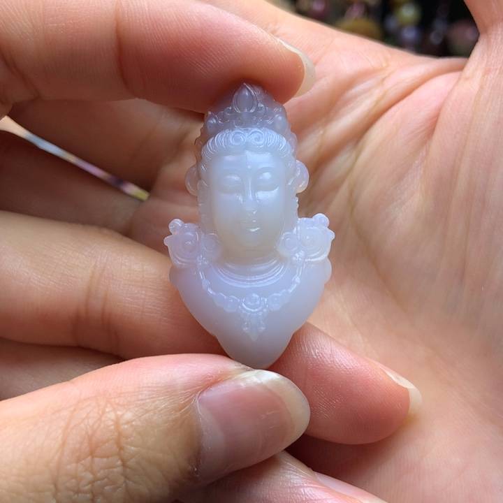 玛瑙/玉髓观音半生像未镶嵌