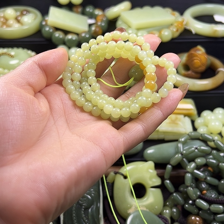 冷***疯岫岩老玉（透闪石质玉）未镶嵌颈饰