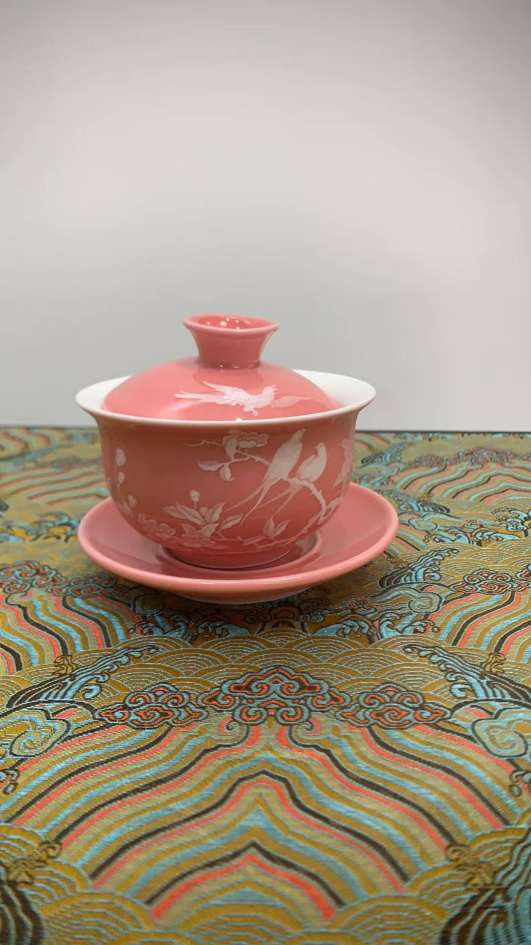 景德镇陶瓷桃红堆白盖碗