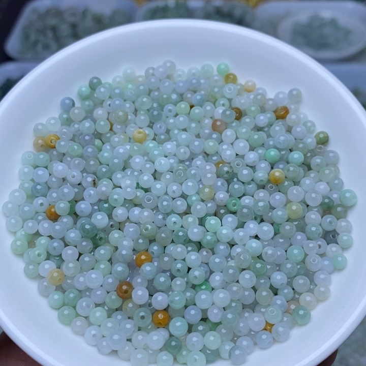 翡翠未镶嵌手链卡3.8冰绿白100个