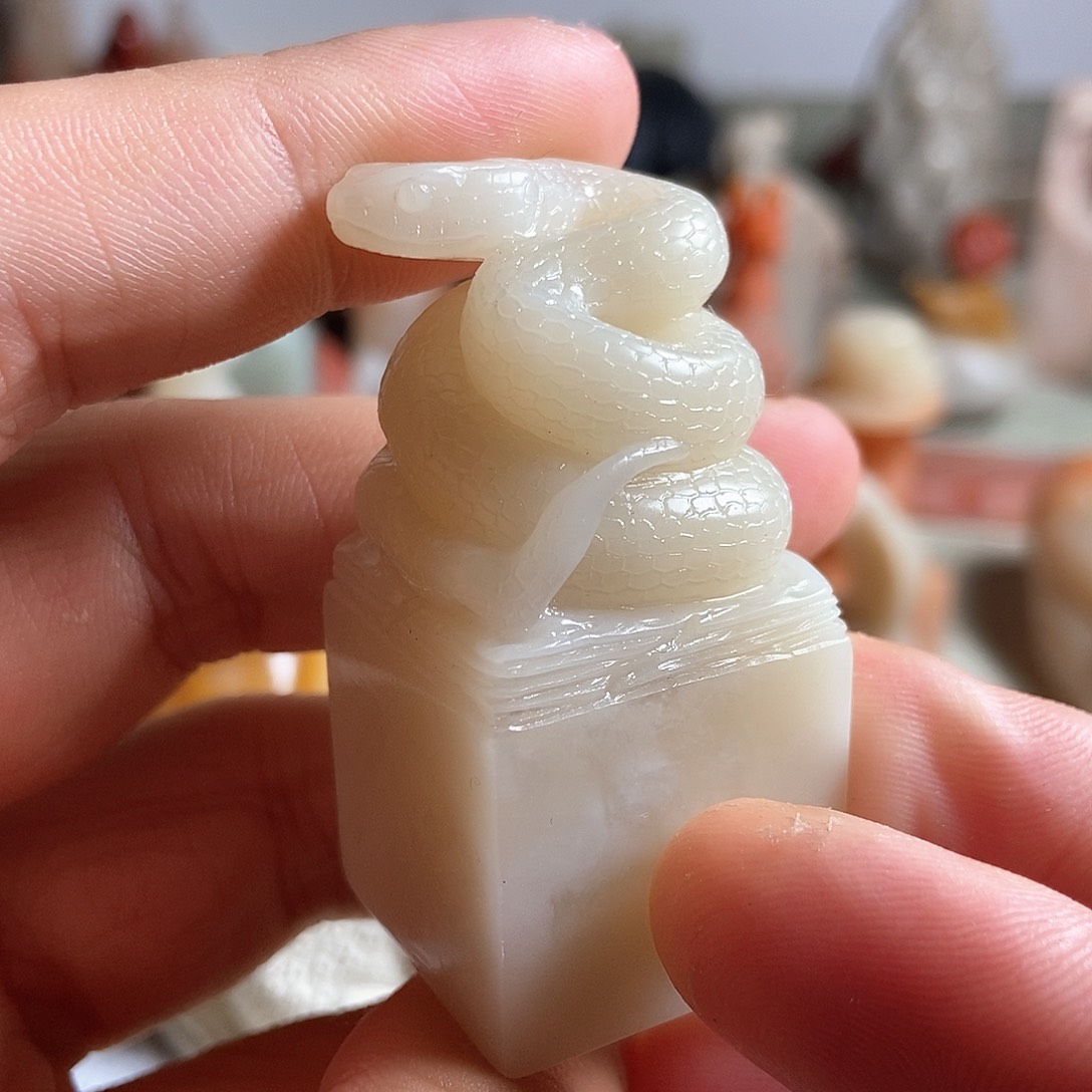 老挝石白蛇印章作品