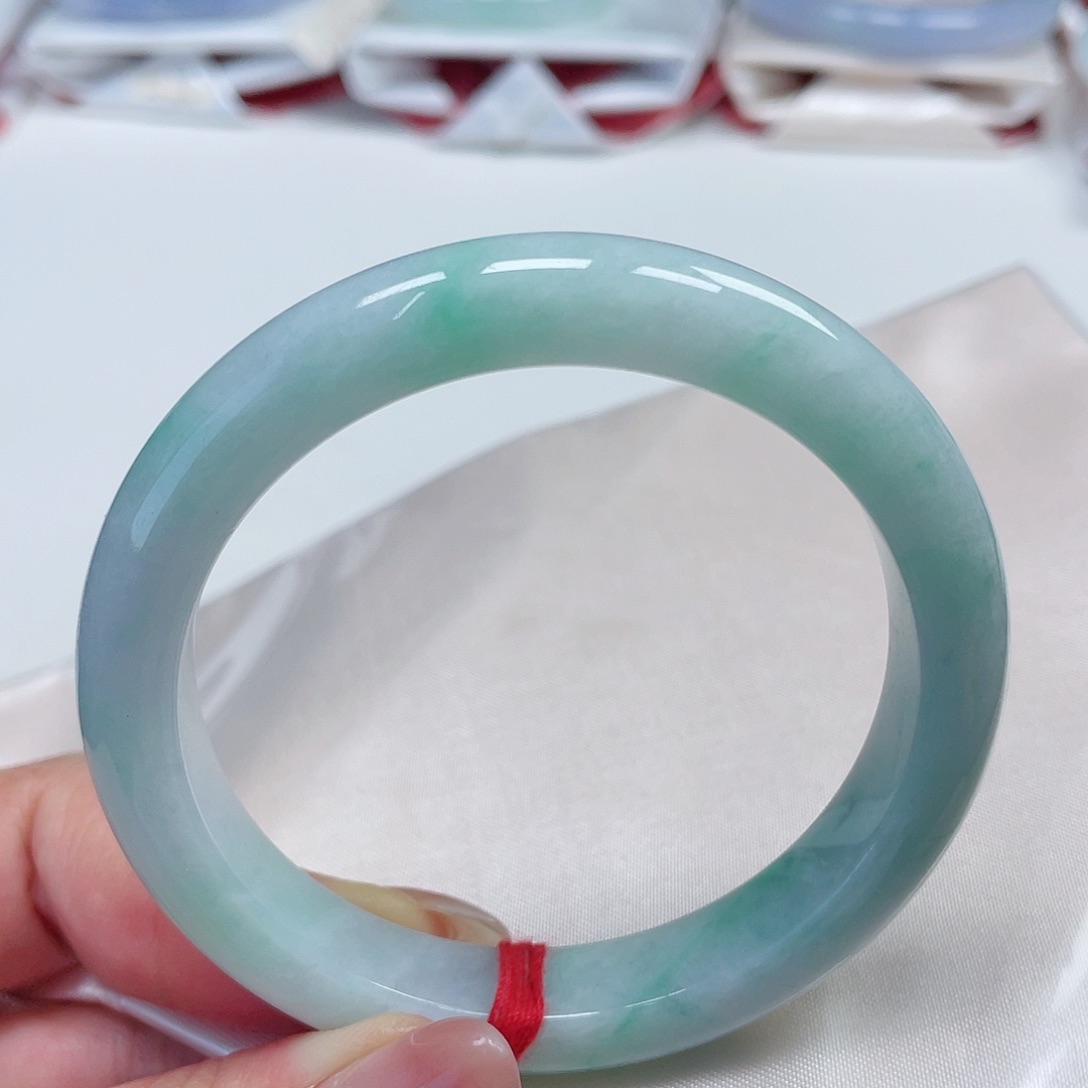 翡翠手镯未镶嵌缅甸翡翠