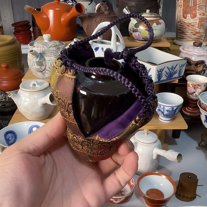 J***4瓷片茶入一个带袋子哦