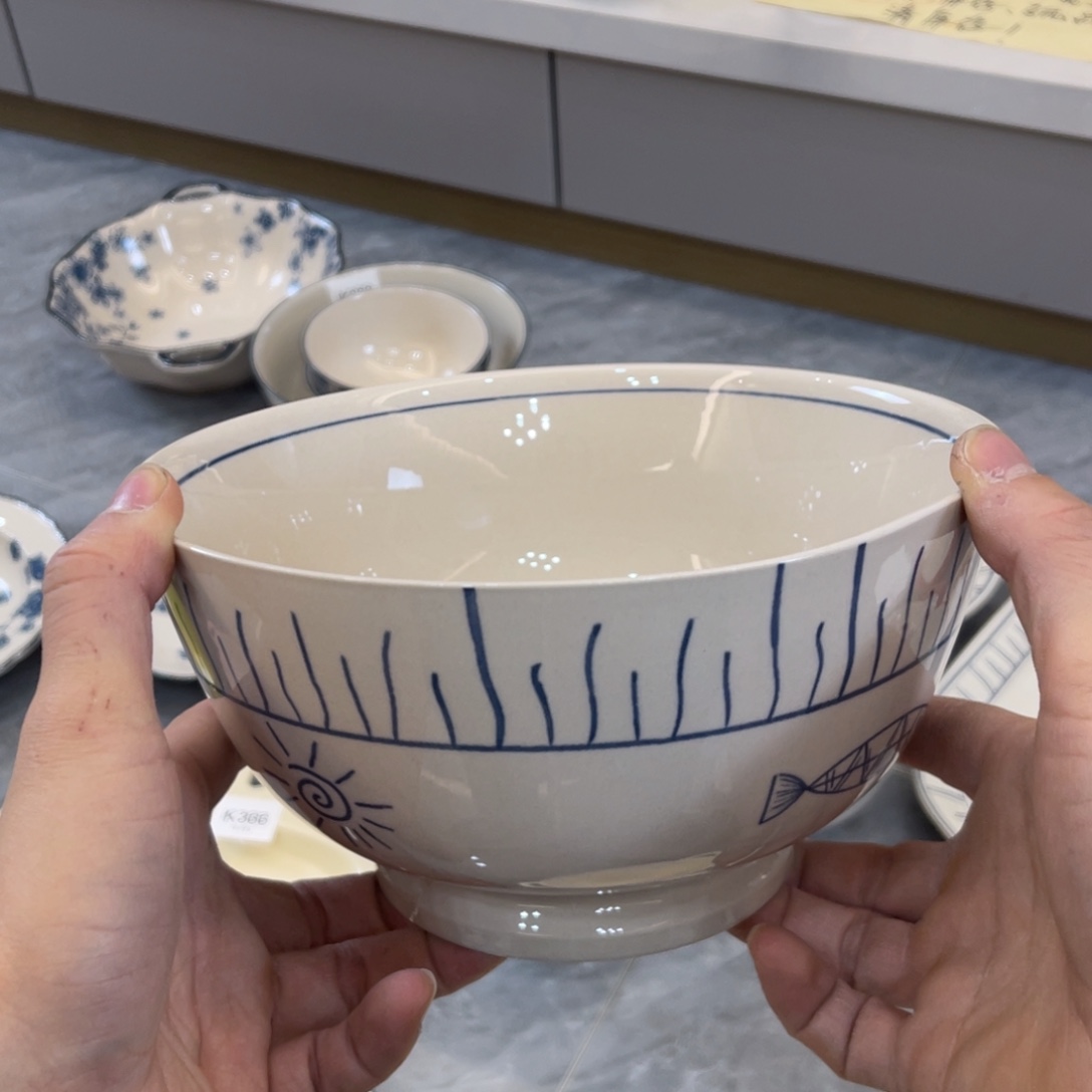 陶瓷微瑕餐具介意勿拍，满18飞！