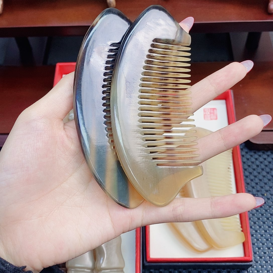 纯手工制作纯牛角梳子