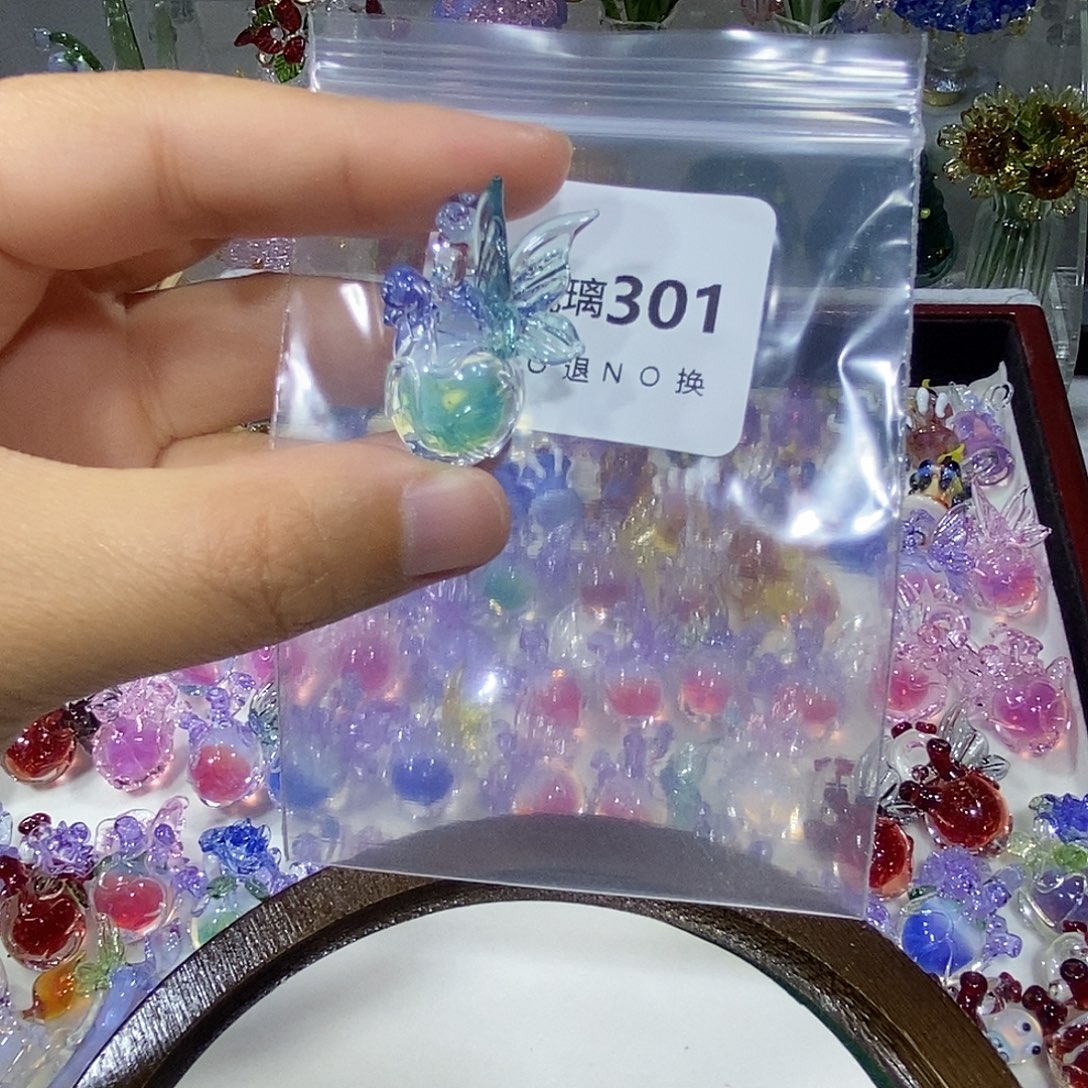 不***儿吊坠（不含链）玻璃301蝴蝶心脏