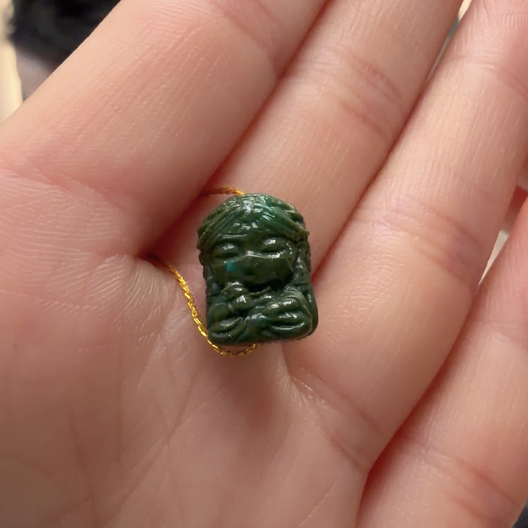 绿松石未镶嵌颈饰