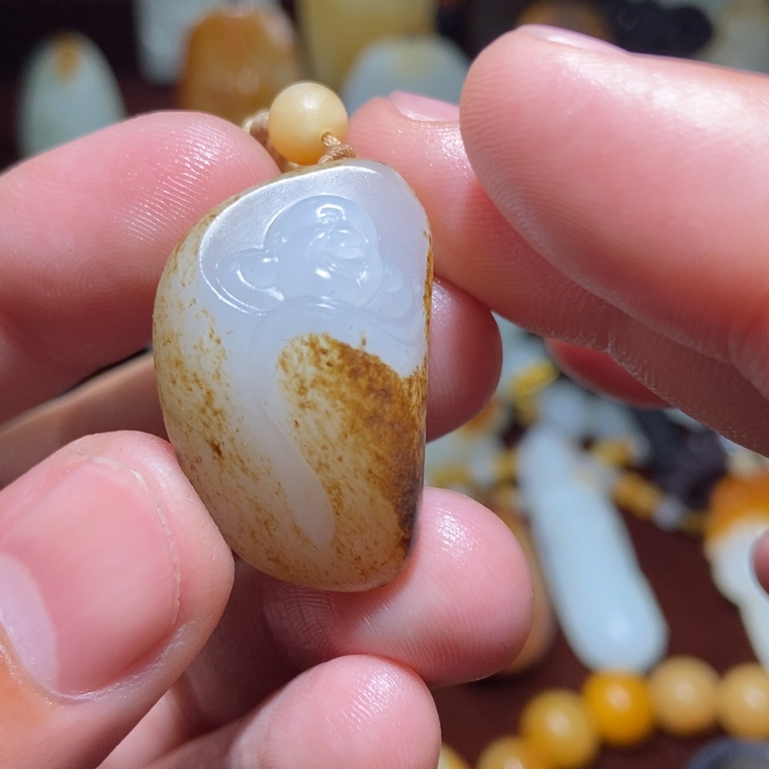 和田玉颈饰未镶嵌得***杨