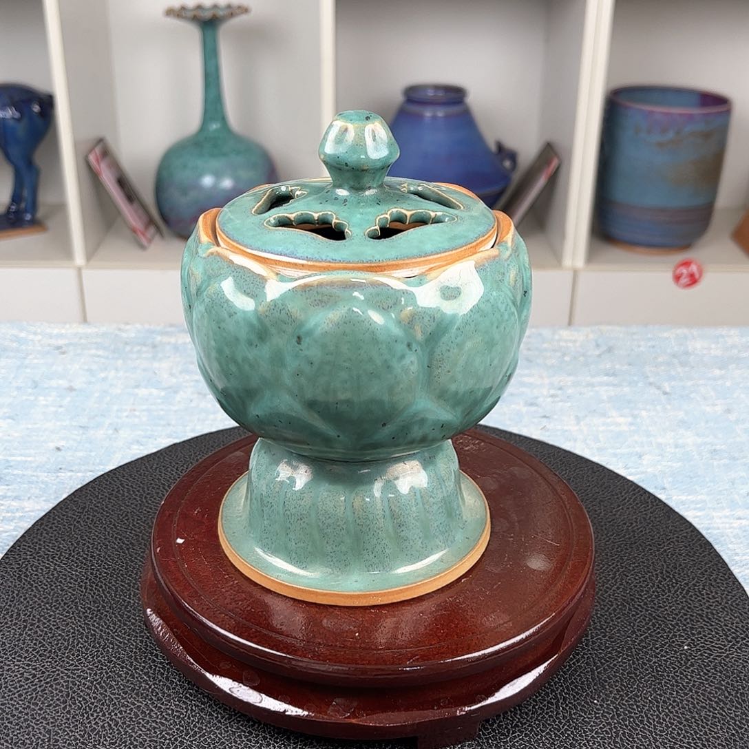 瓷片摆件……熏香炉……