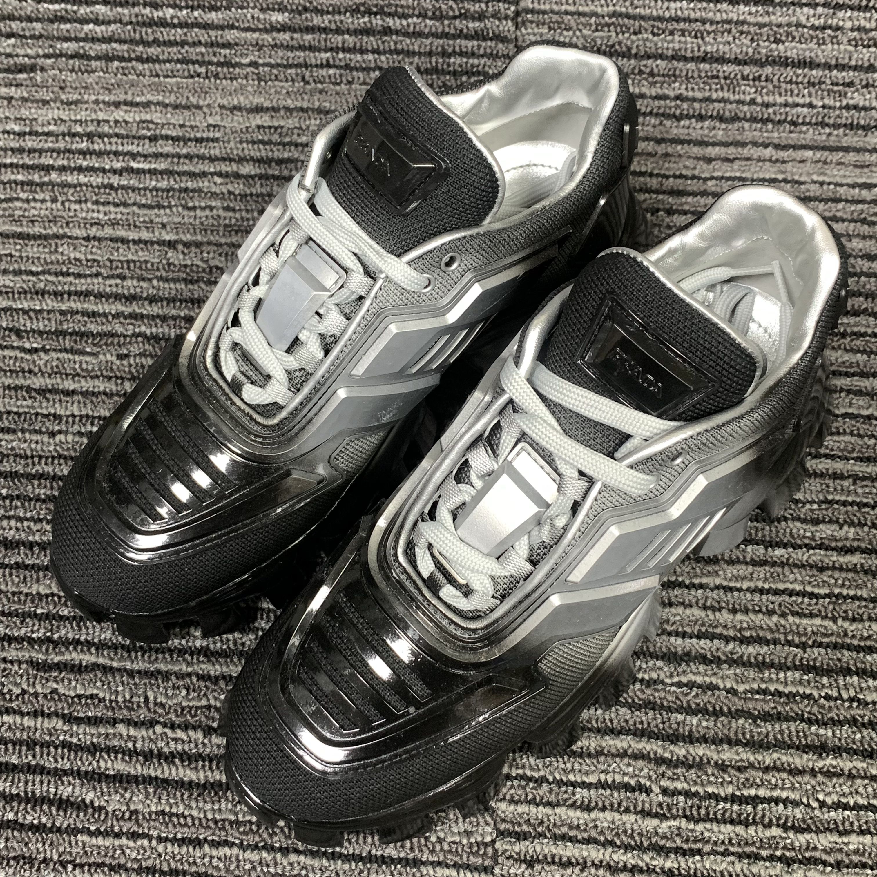 未使用 Prada/普拉达 普拉达黑银配色运动鞋37码