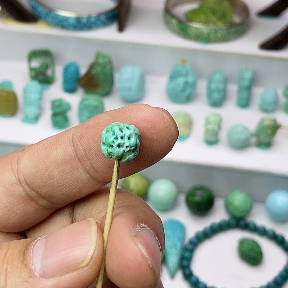 绿松石配饰未镶嵌
