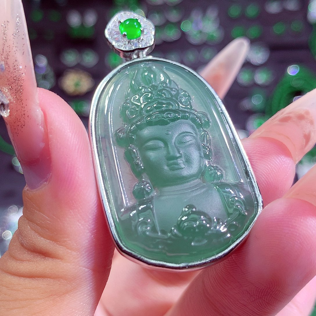 翡翠未镶嵌颈饰挂件