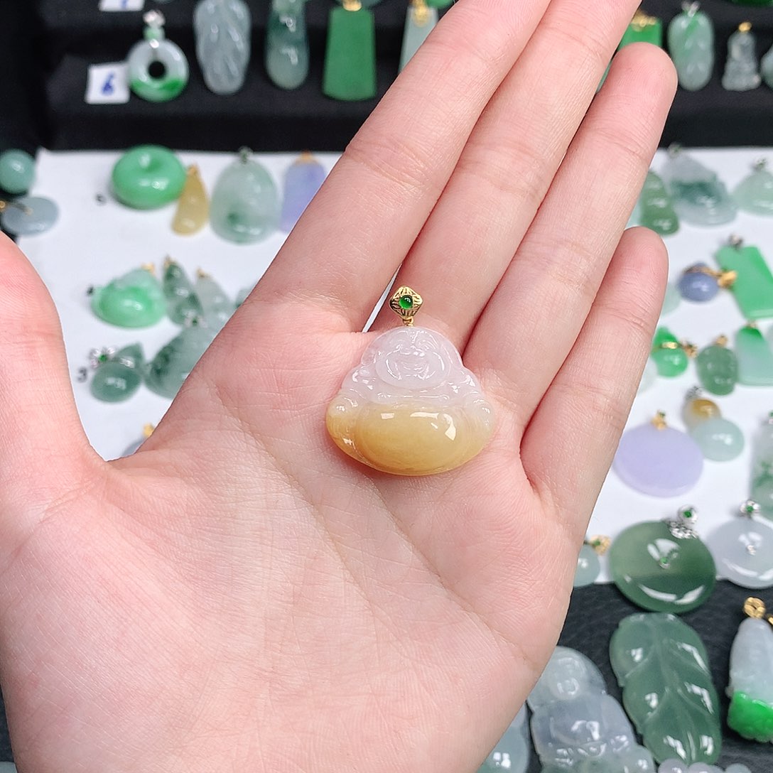 翡翠颈饰未镶嵌翡翠