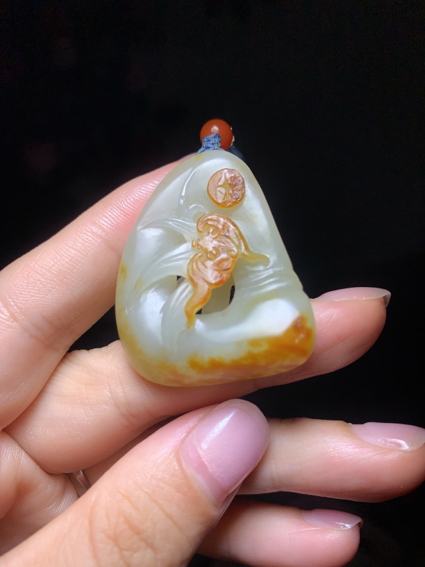 新疆和田玉红皮籽料节节高升挂件