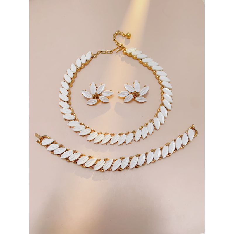 铜合金亚克力项链 合金 翠法丽皇冠标奶白琉璃项链套装T0269手链