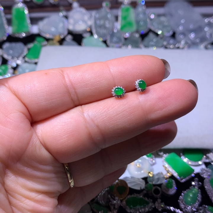 翡翠18K金镶嵌耳饰