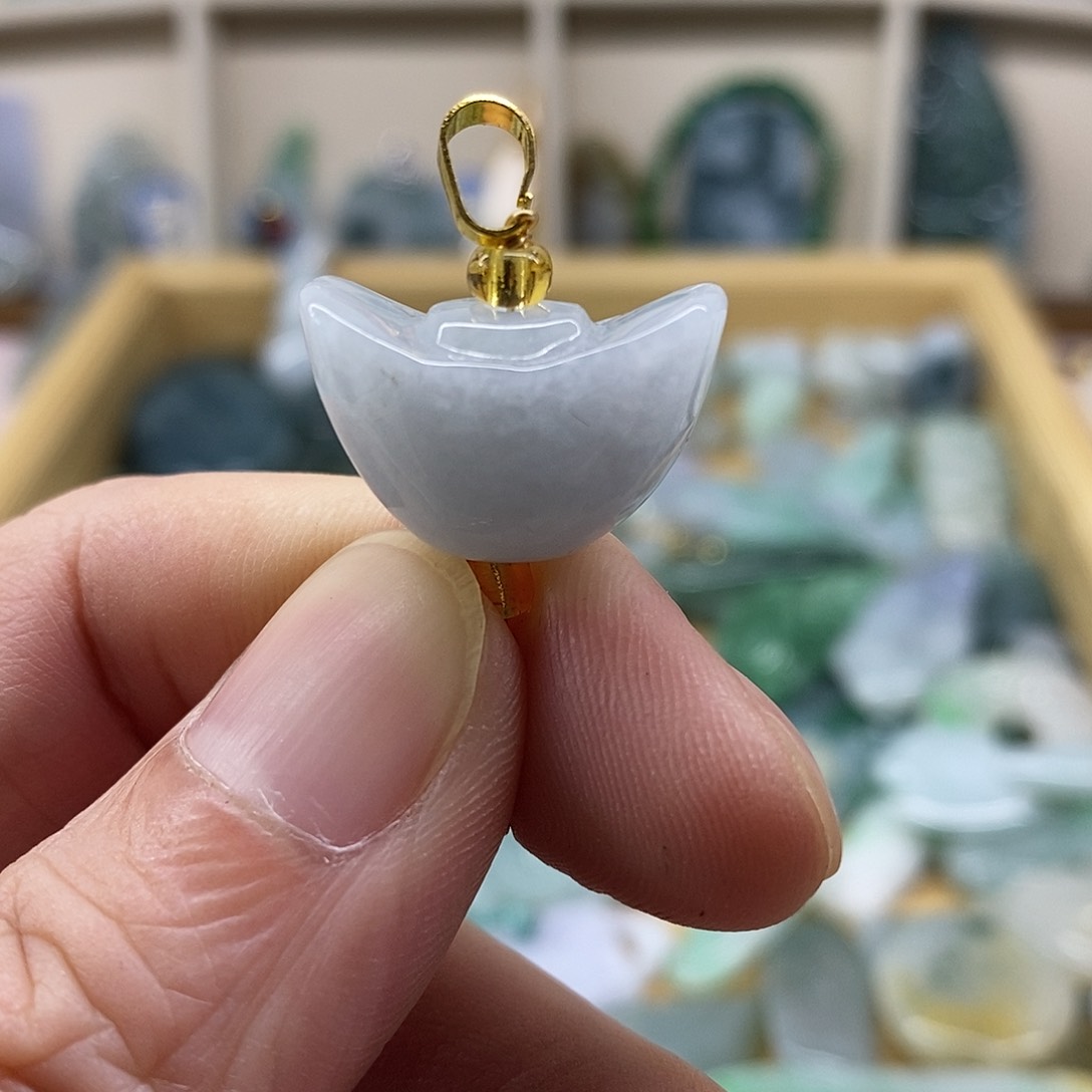 颈饰未镶嵌翡翠天然