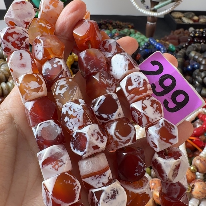 业***勤玛瑙/玉髓未镶嵌颈饰