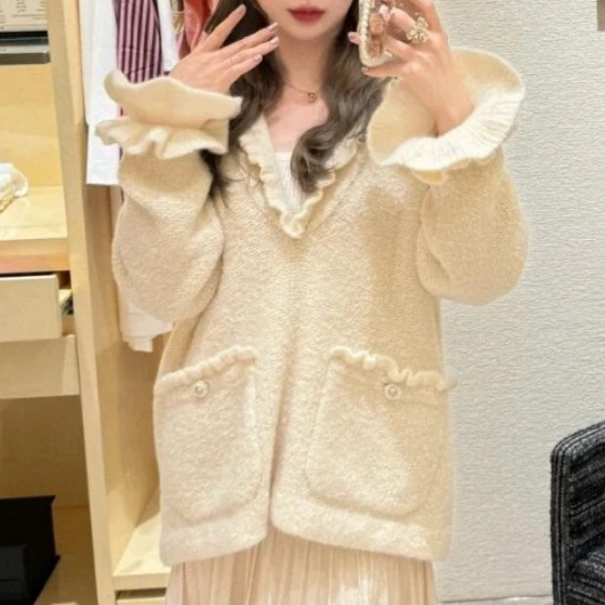 99新 Chanel/香奈儿 24K奶白色深V木耳花边系带针织毛衣36码