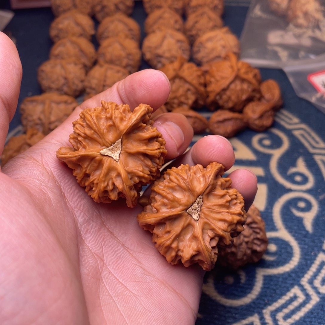大***子把件文玩核桃盘山40
