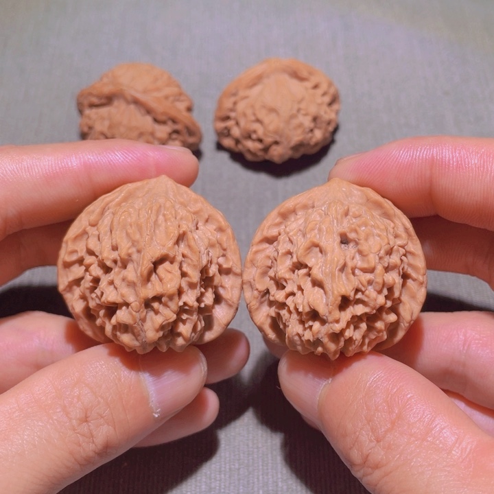 文玩核桃吊坠皇冠