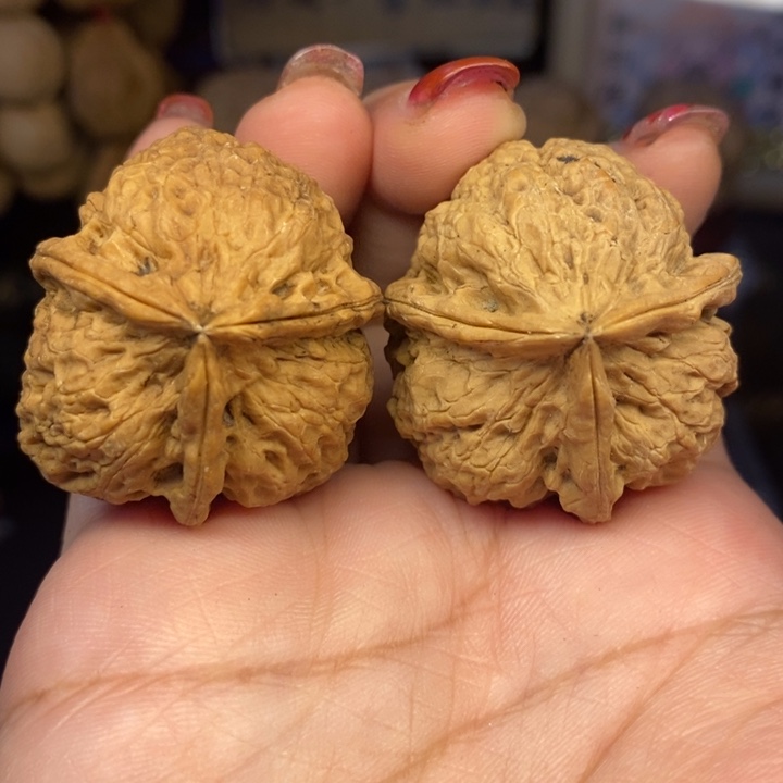 文玩核桃吊坠12花中花三棱