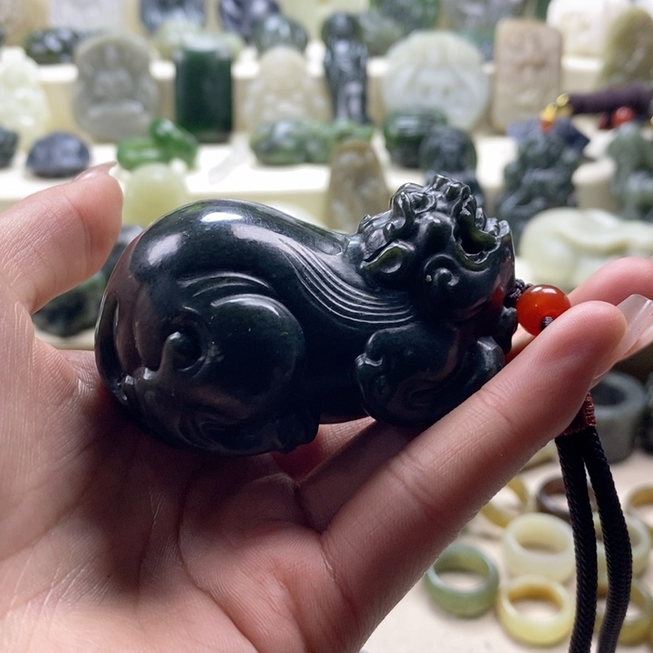 和田玉颈饰未镶嵌