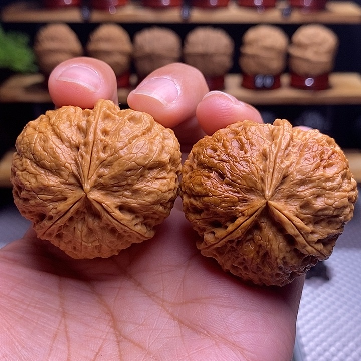 文玩核桃吊坠凹江龙18