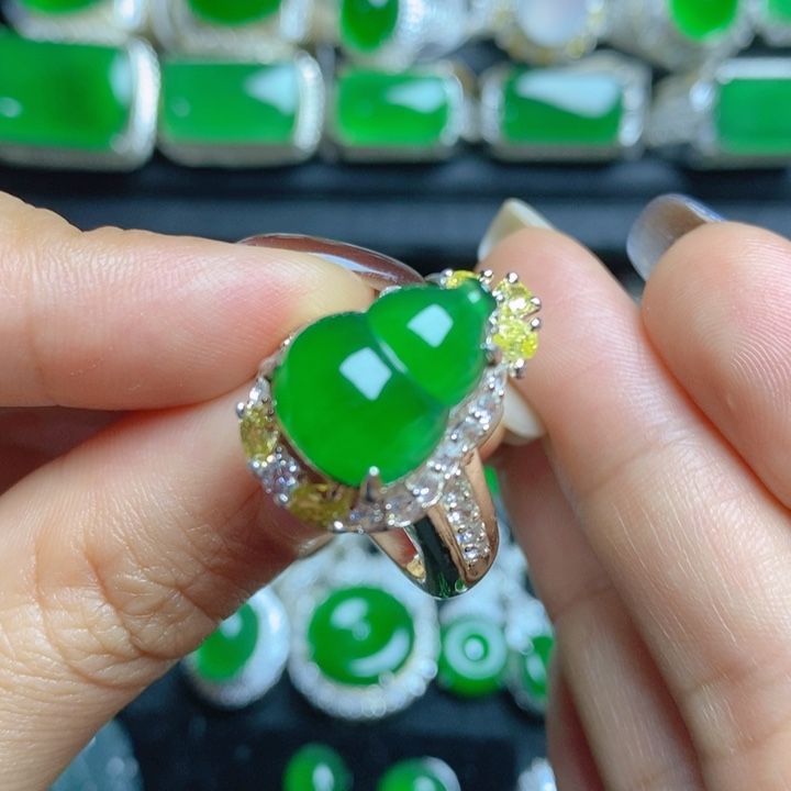 翡翠未镶嵌挂件葫芦