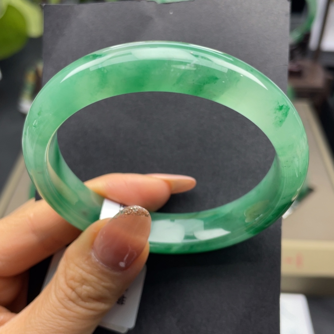 石英质玉（非洲翠）未镶嵌手镯¥57.0