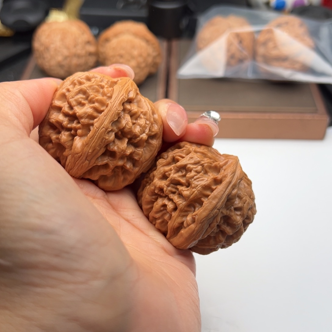 文玩核桃把件红锦鲤45