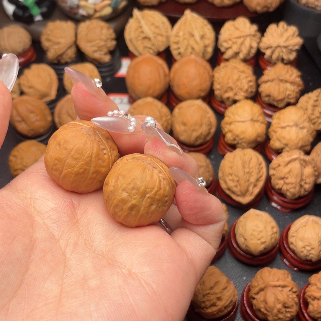 文玩核桃把件阿****型核桃