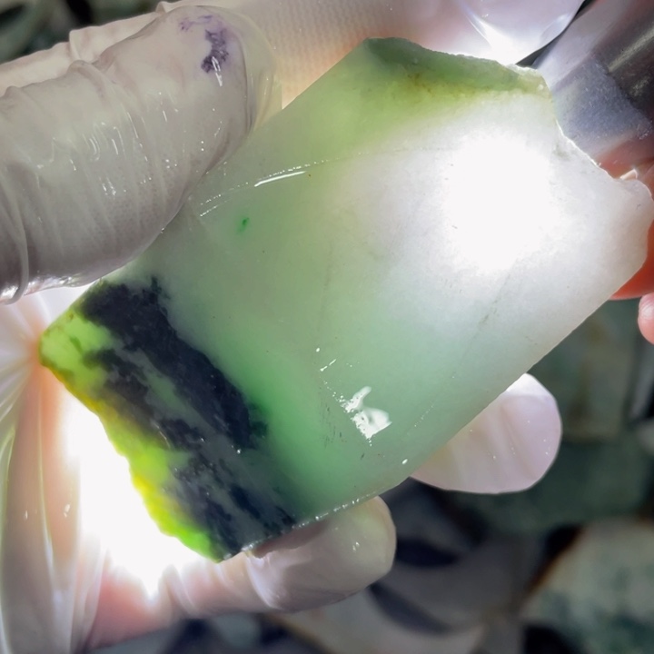 翡翠吊坠(不含链)未镶嵌天然翡翠边角料