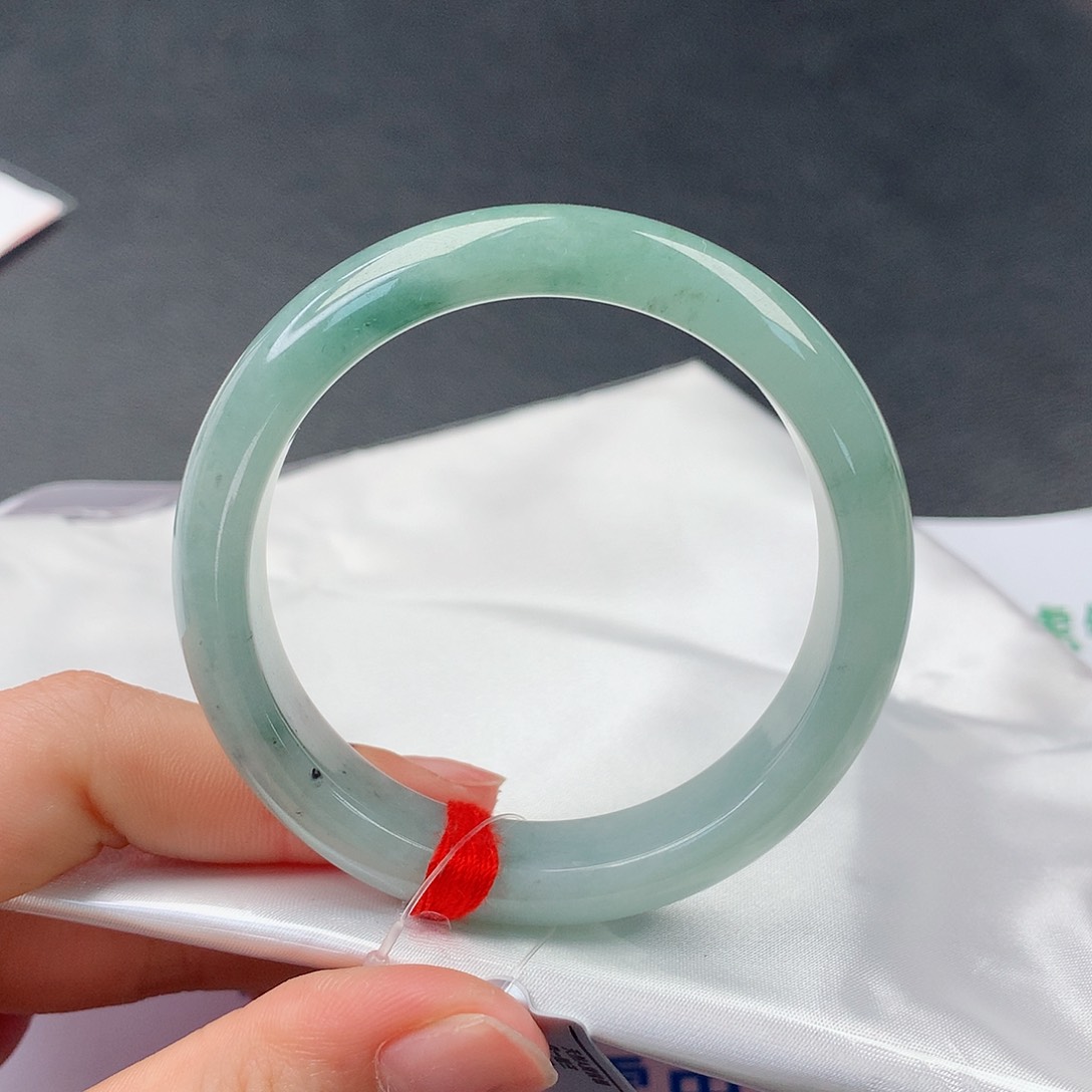 翡翠手镯未镶嵌36正50