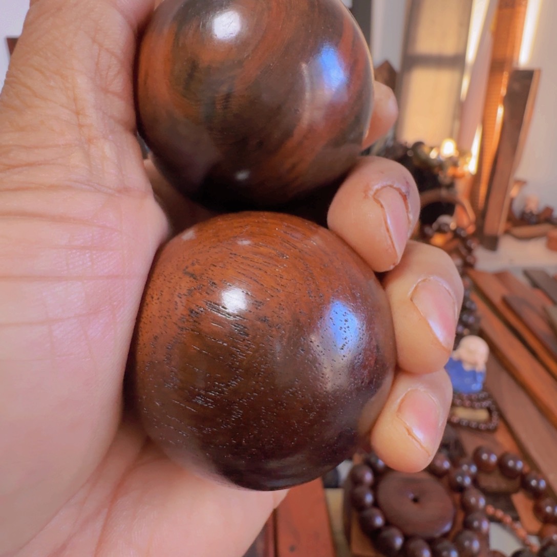 交趾黄檀（大红酸枝）沙*手球4.9直径