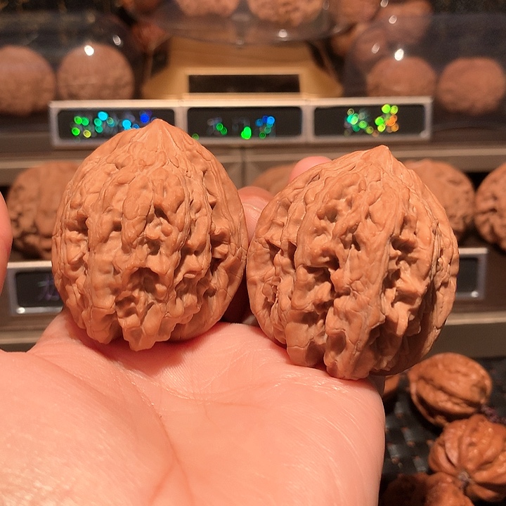文玩核桃把件大沽石