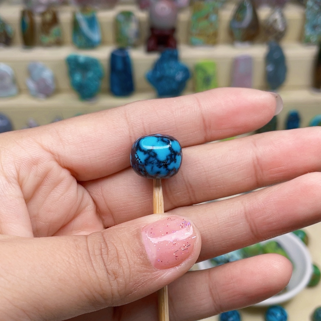 绿松石未镶嵌颈饰