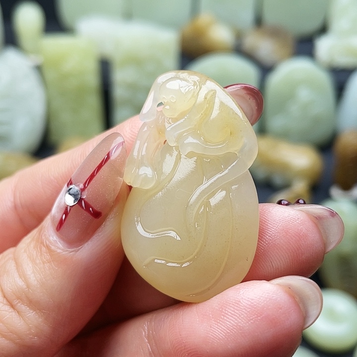 和田玉（糖玉）未镶嵌颈饰
