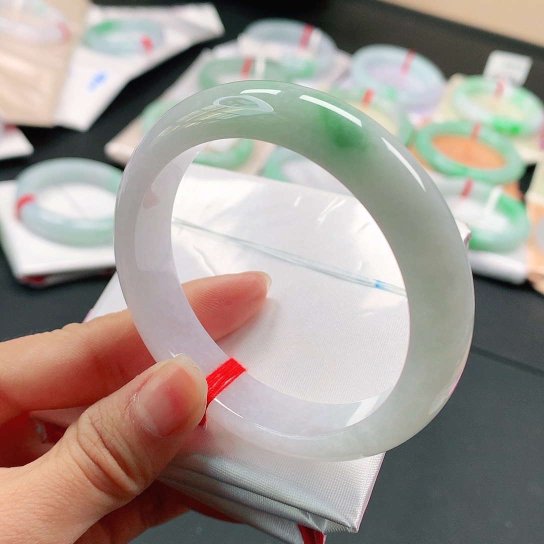 翡翠手镯未镶嵌天然翡翠手镯55