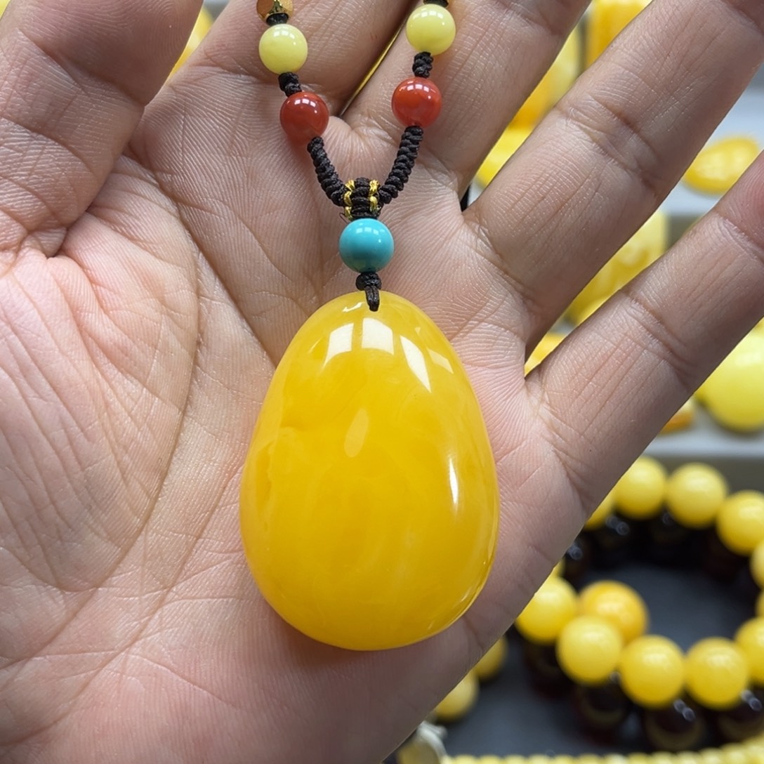 蜜蜡未镶嵌珠宝奇石