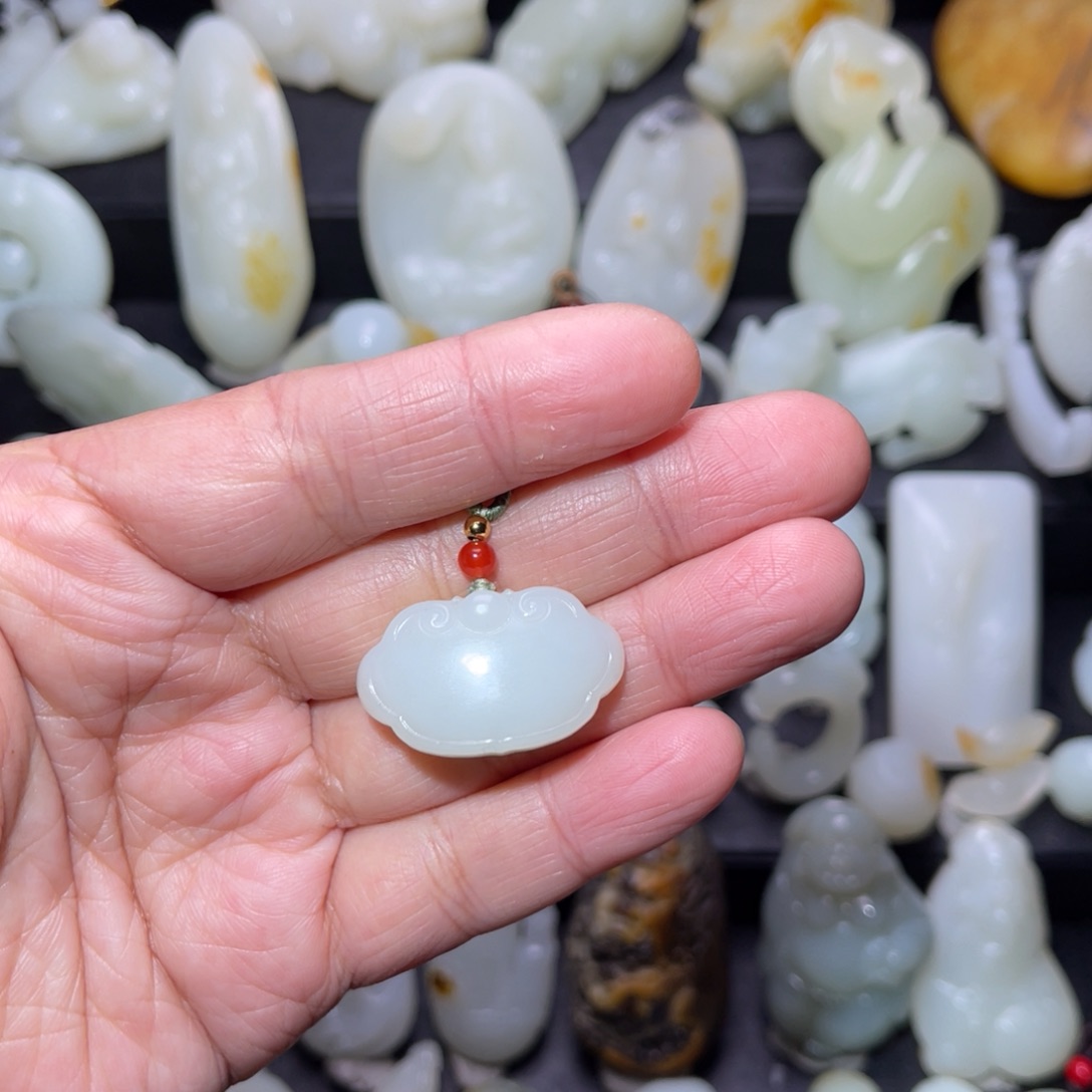 和田玉颈饰未镶嵌